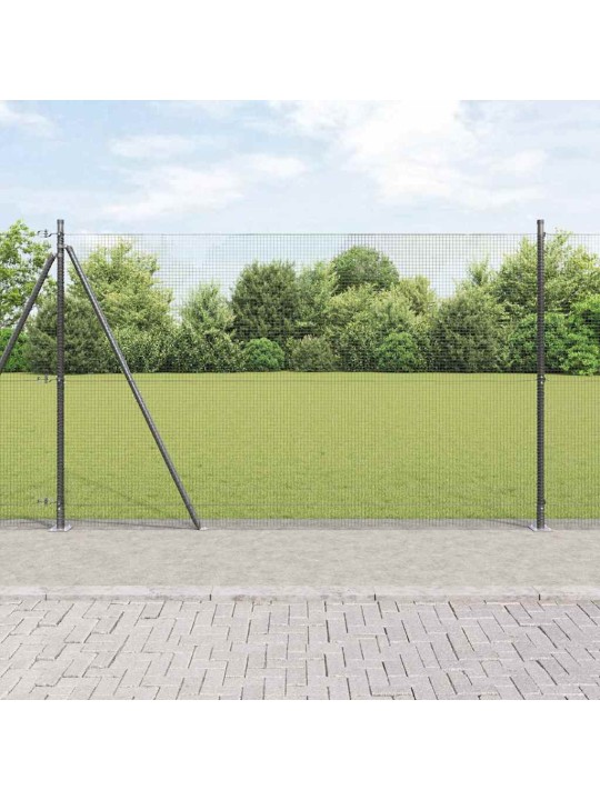 Aed koos postidega hall 1.4 x 10 m teras